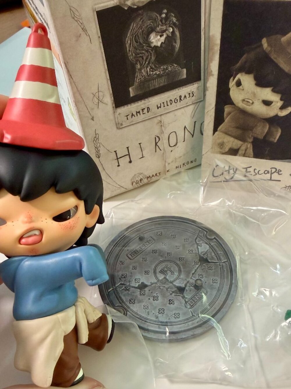 POP MART Hirono Tamed Wildgrass City Escape Designer Art Figure + Dino
